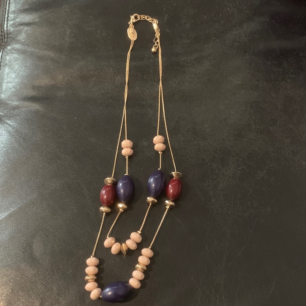 Elegant Gold and Beaded Necklace